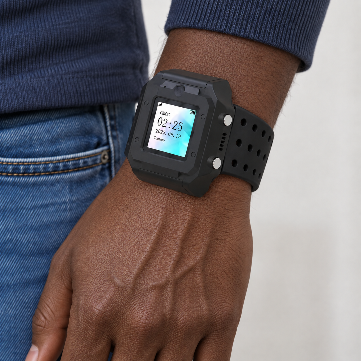 Illustration of the GPS monitor worn on a wrist